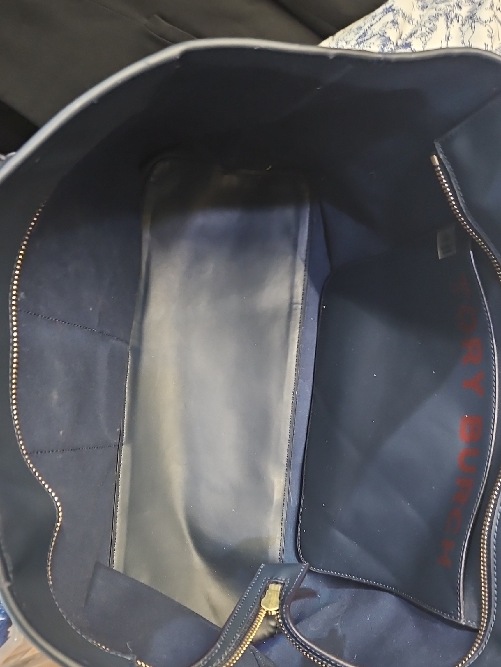 Tory Burch Gemini Link Tote - Picture 12 of 17